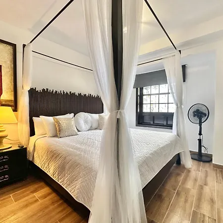 Hacienda La Vizcaina 아파트 *