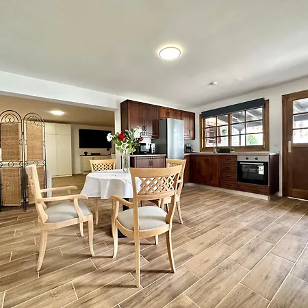 Hacienda La Vizcaina 아파트